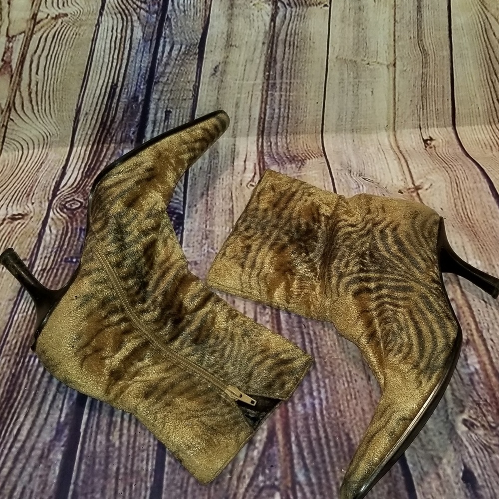 NINE WEST BOOTIES